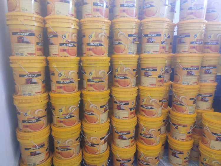 روغن موتور شارژ 15w-40 توربو تک 20 لیتری سپاهان